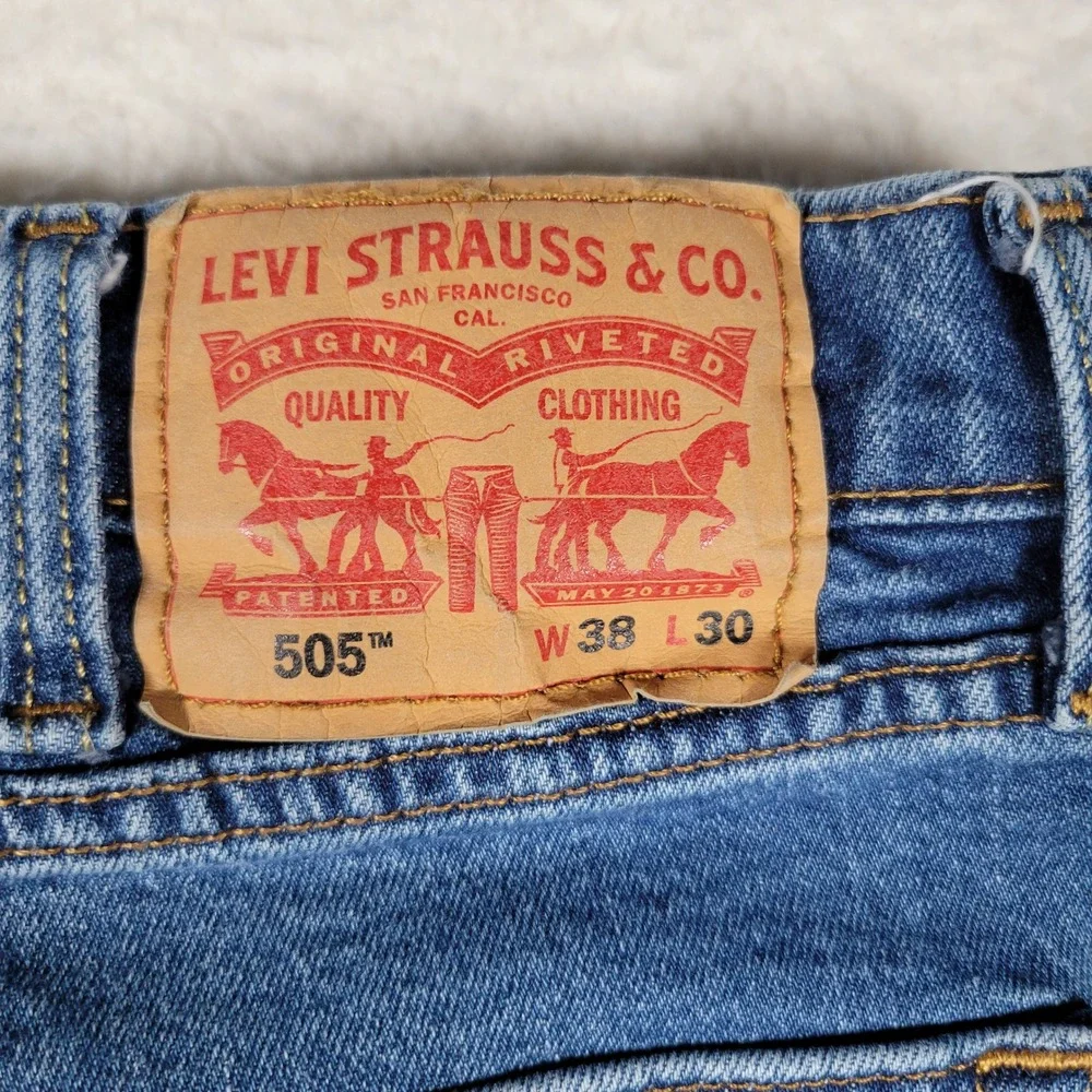 Levi's 505 Regular Fit Jeans Mens 38x30 Blue Straight Leg Medium Wash Denim